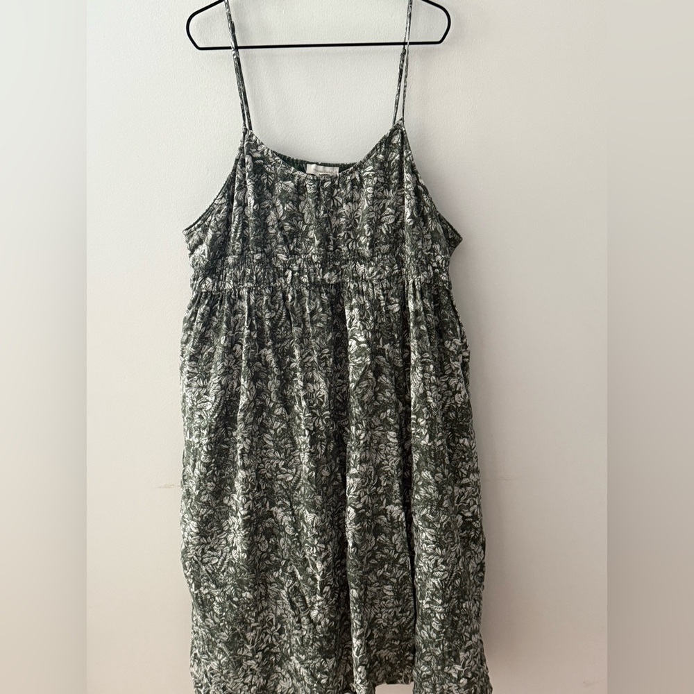 Treasure & Bond Monochrome Leaf Print dress